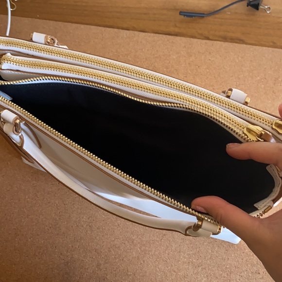 Rare white Coach top handle handbag - Picture 4 of 17